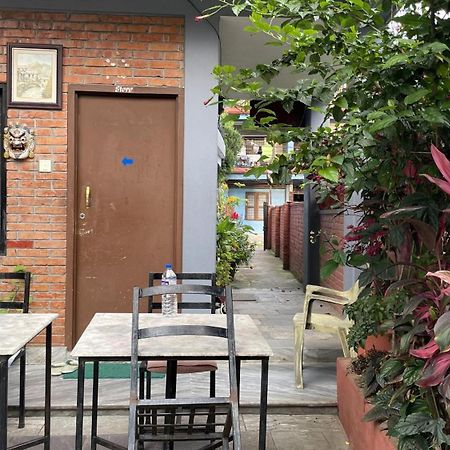 Hotel Hakoniwa Pokhara Bagian luar foto