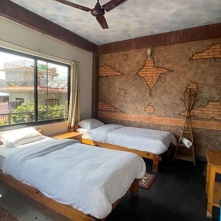 Hotel Hakoniwa Pokhara Bagian luar foto