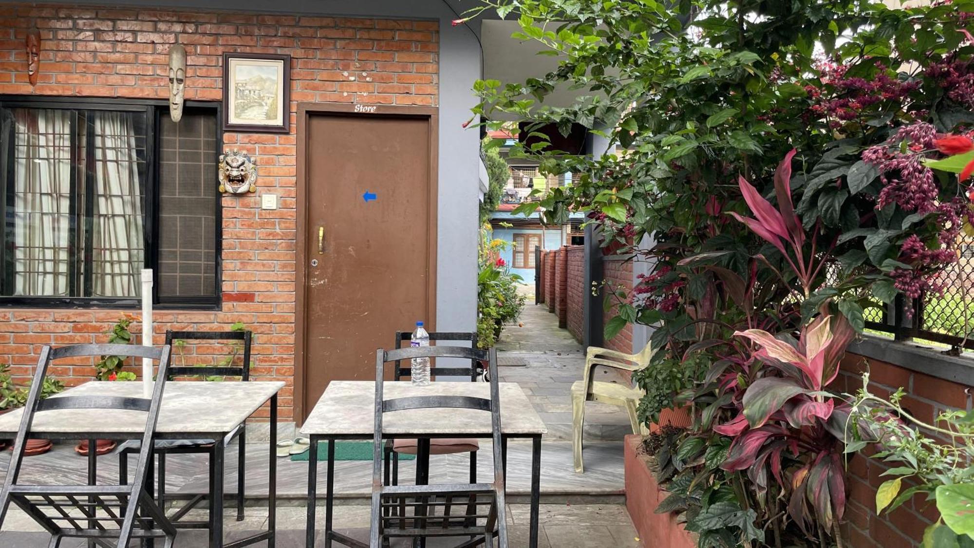 Hotel Hakoniwa Pokhara Bagian luar foto