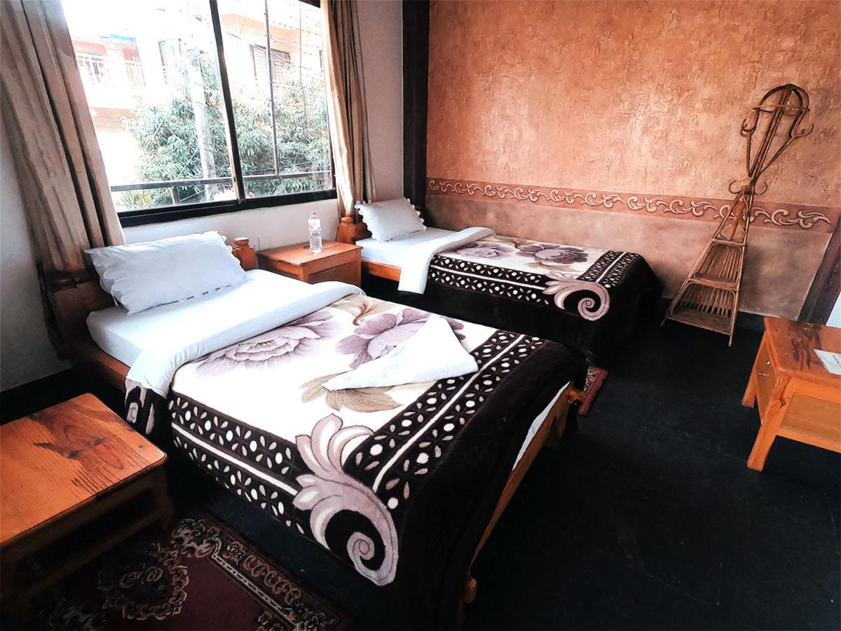 Hotel Hakoniwa Pokhara Bagian luar foto