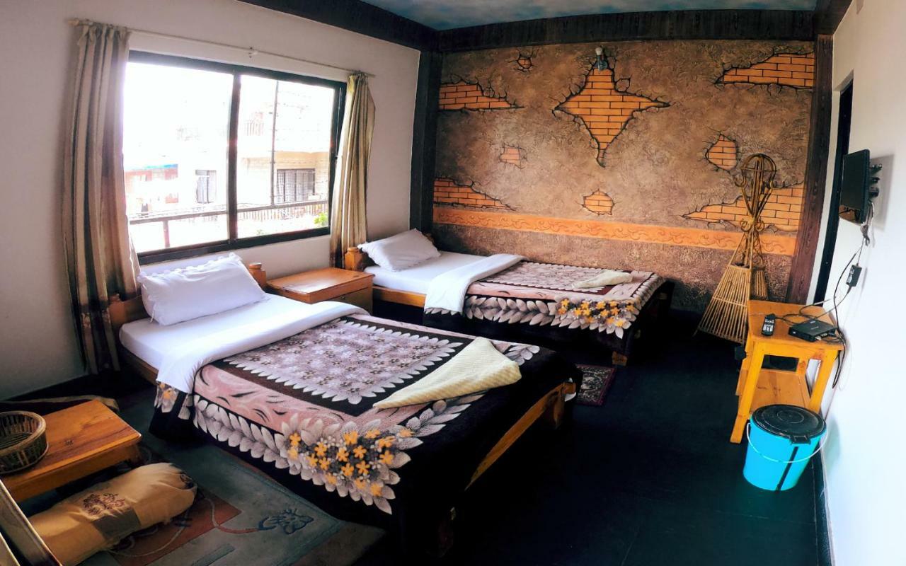 Hotel Hakoniwa Pokhara Bagian luar foto